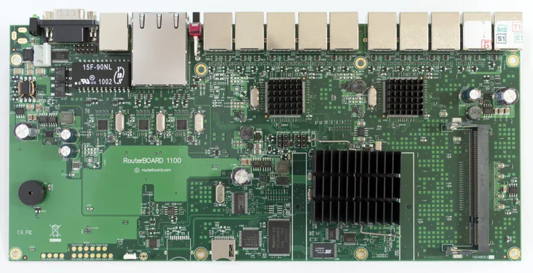 Маршрутизатор Mikrotik RB1100 MPC8533VTALF, 1U корпус: 45x75x440mm, PPC Маршрутизатор Mikrotik RB1100 MPC8533VTALF, 1U корпус: 45x75x440mm, PPC